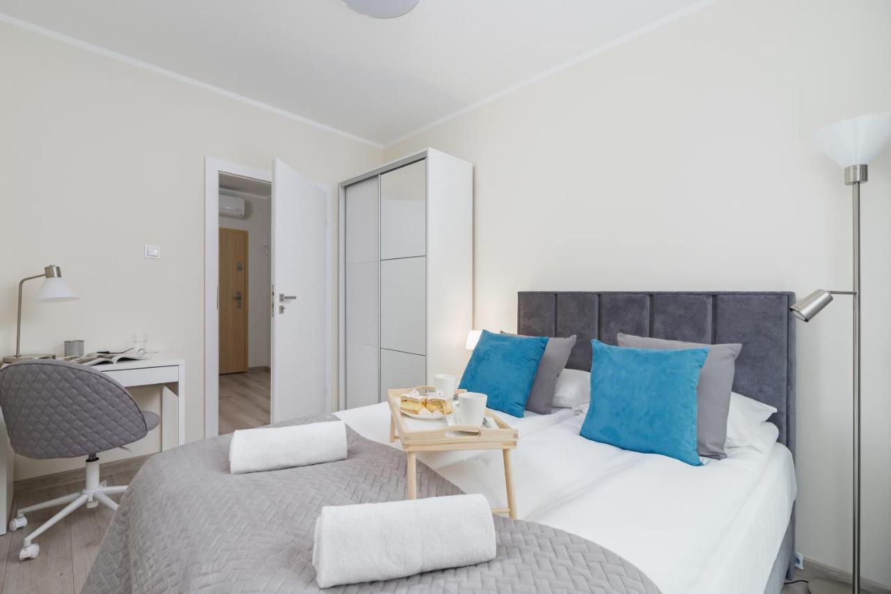 W Parku Lotnikow Apartments Tauron Arena By Noclegi Renters 크라쿠프 외부 사진